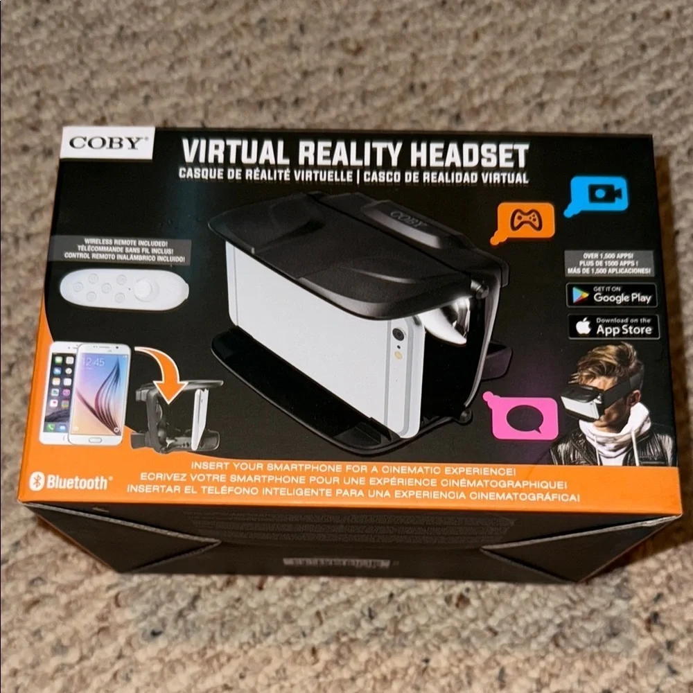 Black Virtual Reality Headset to be used with phone, Brand new in Box -